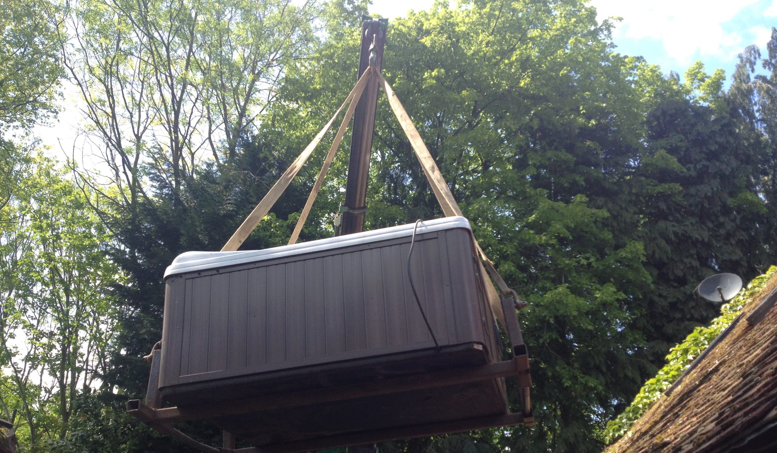 Jacuzzi and Hot Tub Lifting Brighton Crane Hire