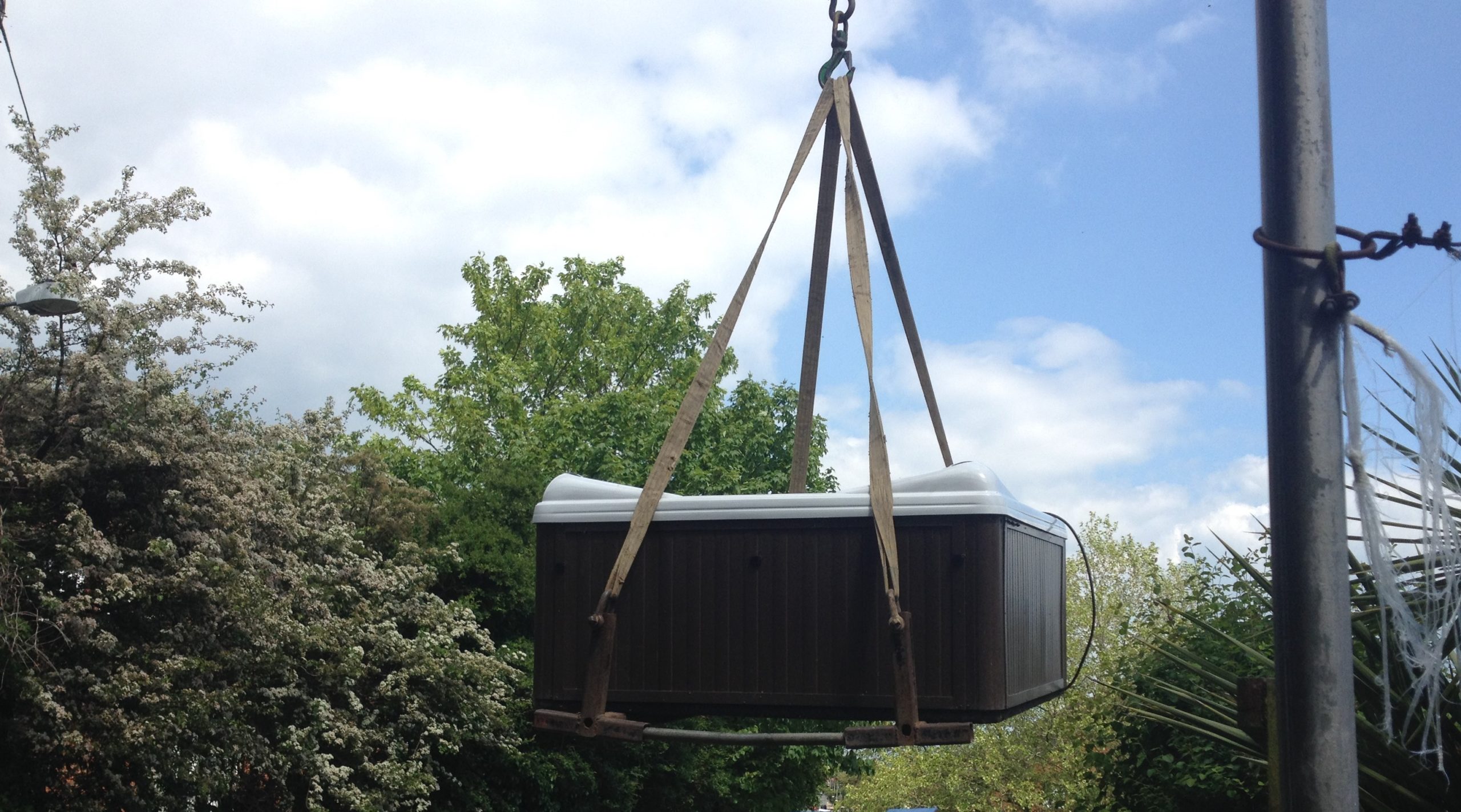 Jacuzzi and Hot Tub Lifting Brighton Crane Hire