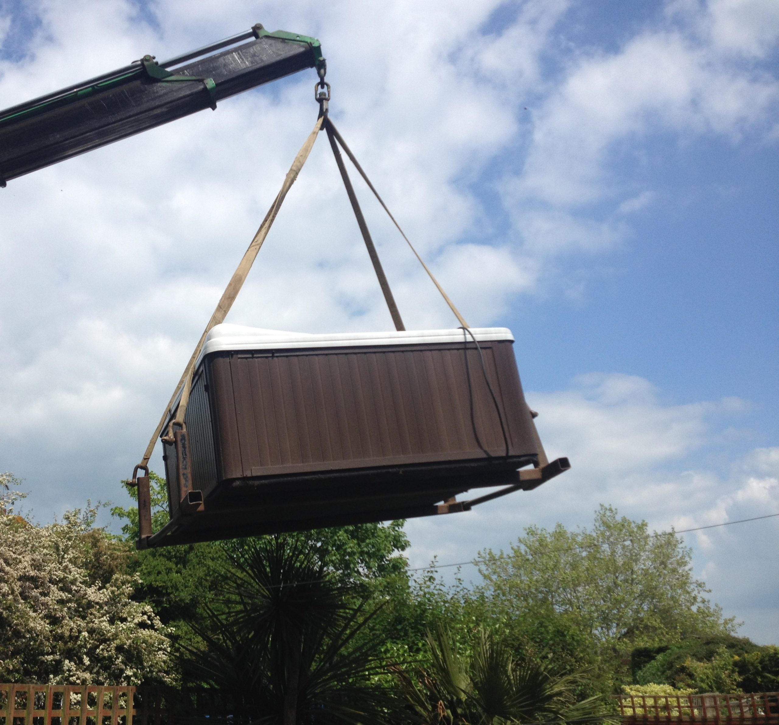 Jacuzzi and Hot Tub Lifting Brighton Crane Hire